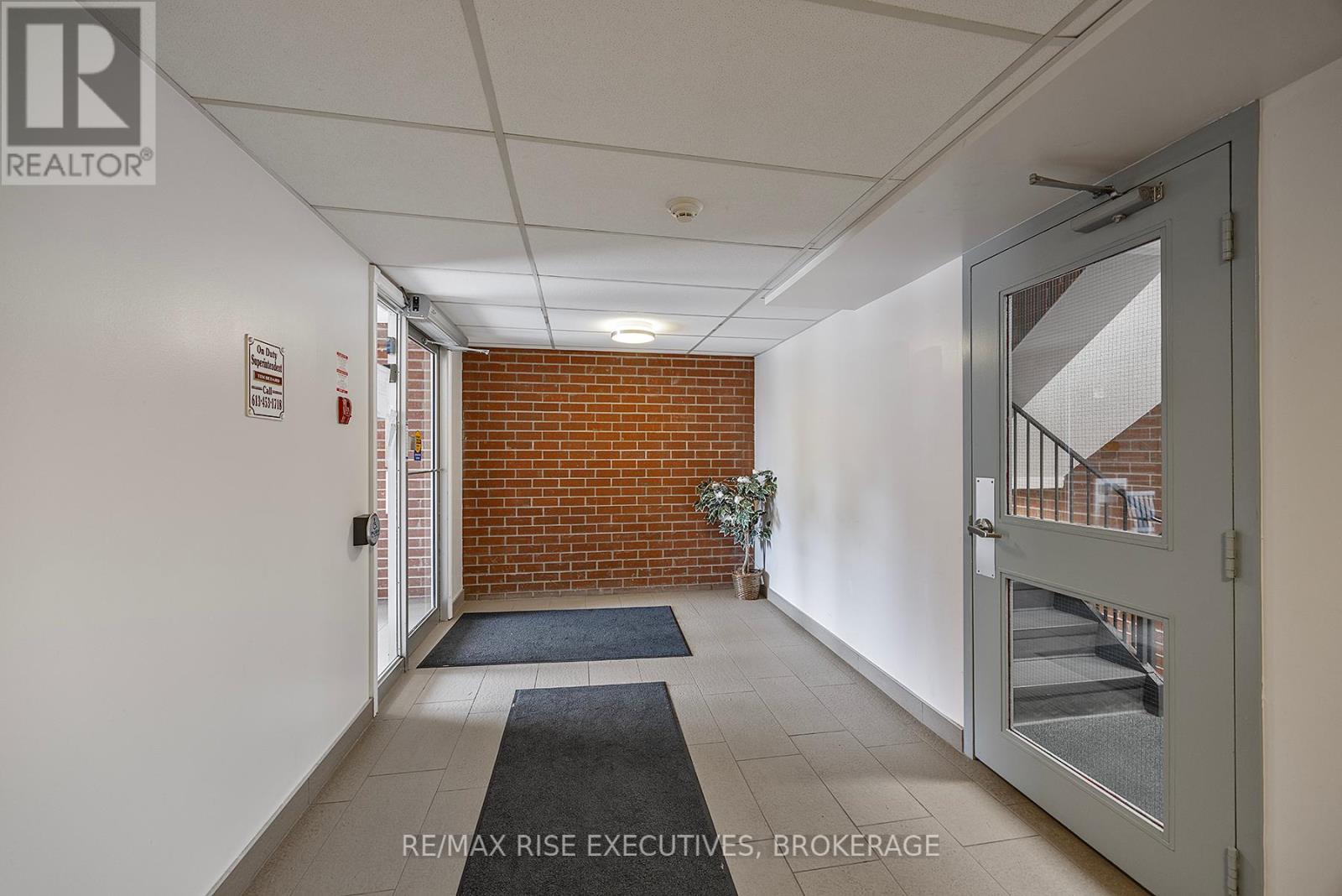 118 - 580 Armstrong Road, Kingston, Ontario  K7M 8M3 - Photo 12 - X12120766