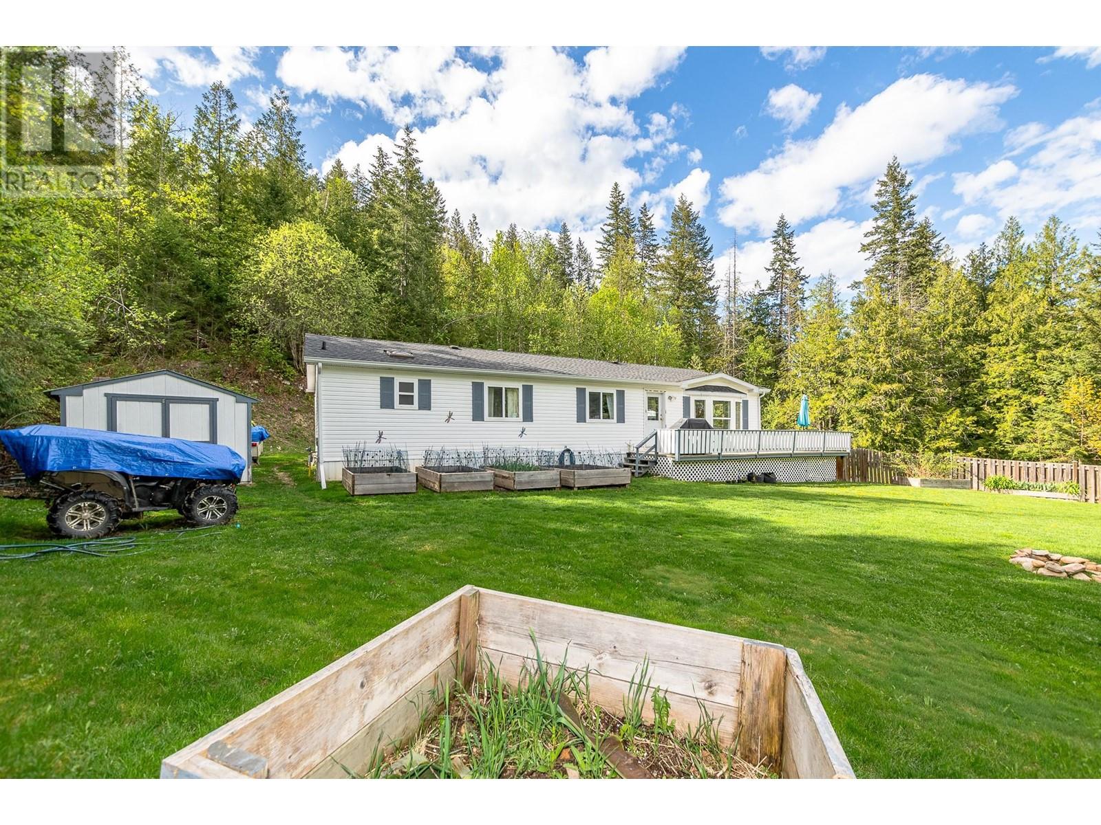 725 Abbington Lane, Tappen, British Columbia  V0E 2X0 - Photo 32 - 10337390