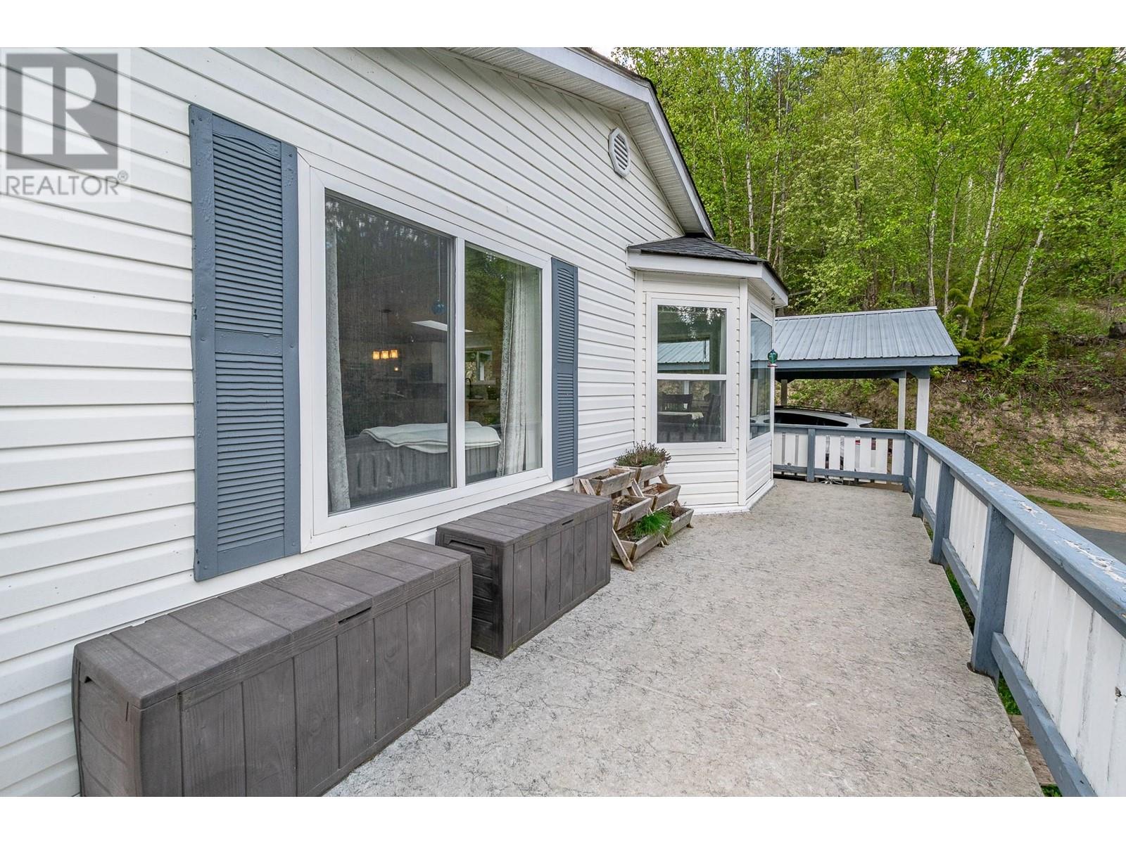 725 Abbington Lane, Tappen, British Columbia  V0E 2X0 - Photo 34 - 10337390