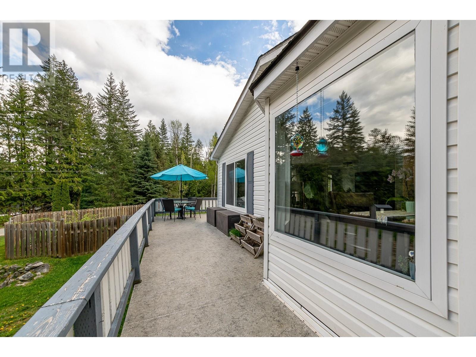 725 Abbington Lane, Tappen, British Columbia  V0E 2X0 - Photo 35 - 10337390