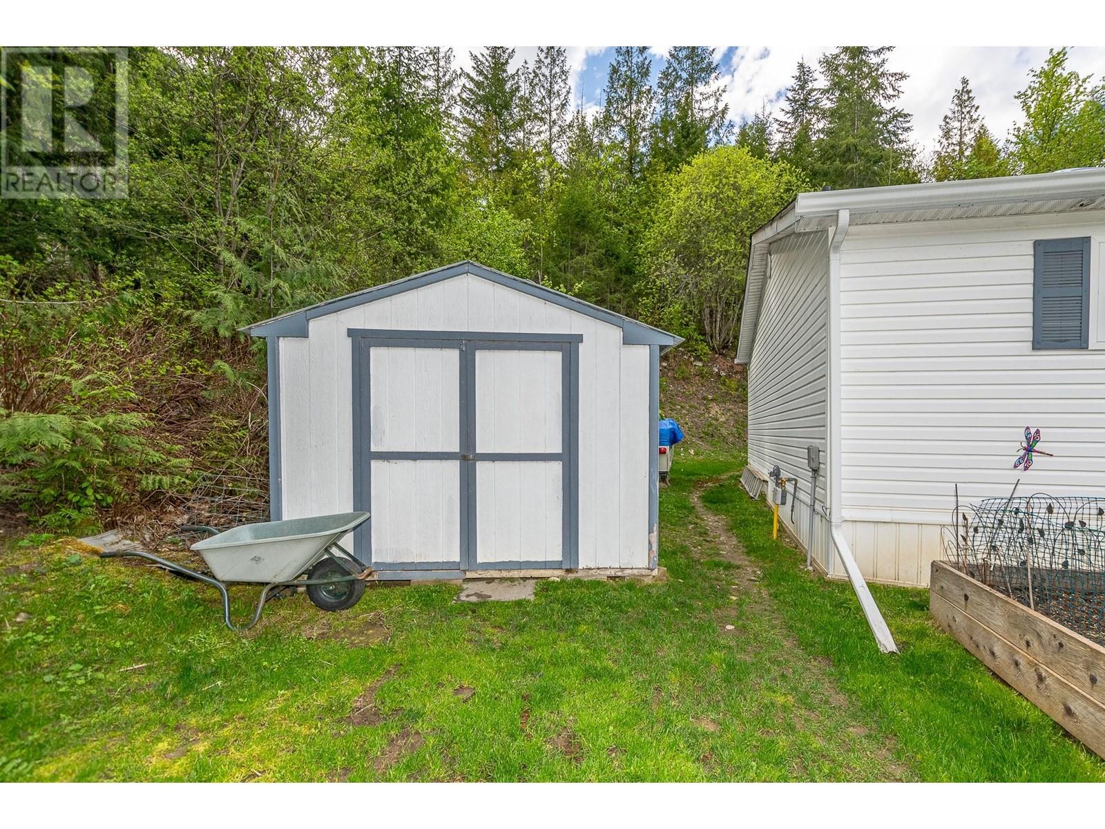 725 Abbington Lane, Tappen, British Columbia  V0E 2X0 - Photo 37 - 10337390