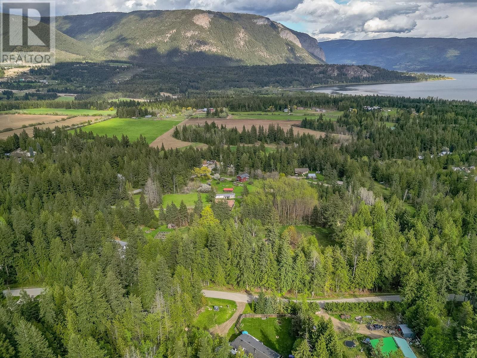725 Abbington Lane, Tappen, British Columbia  V0E 2X0 - Photo 57 - 10337390