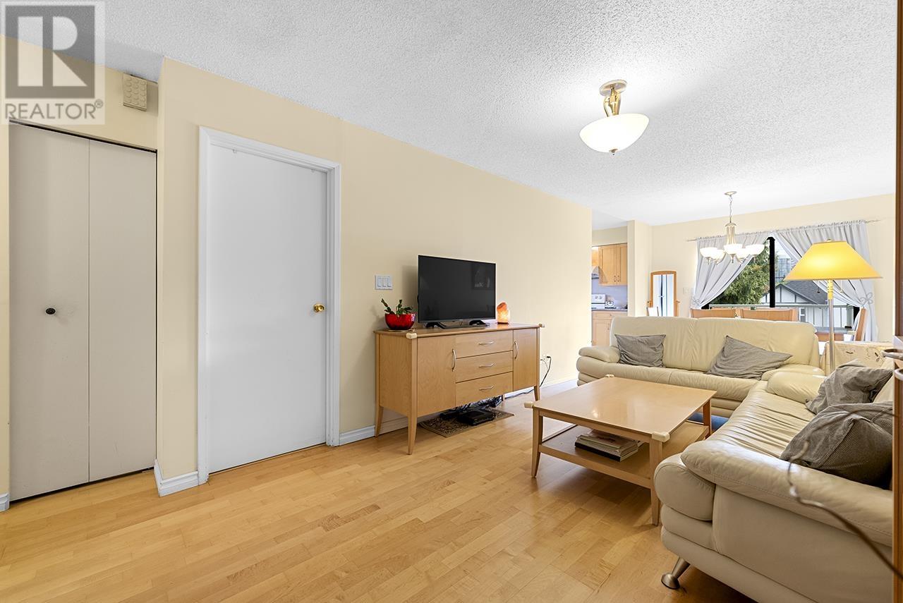 Property at 8416 8420 SHAUGHNESSY STREET image 3