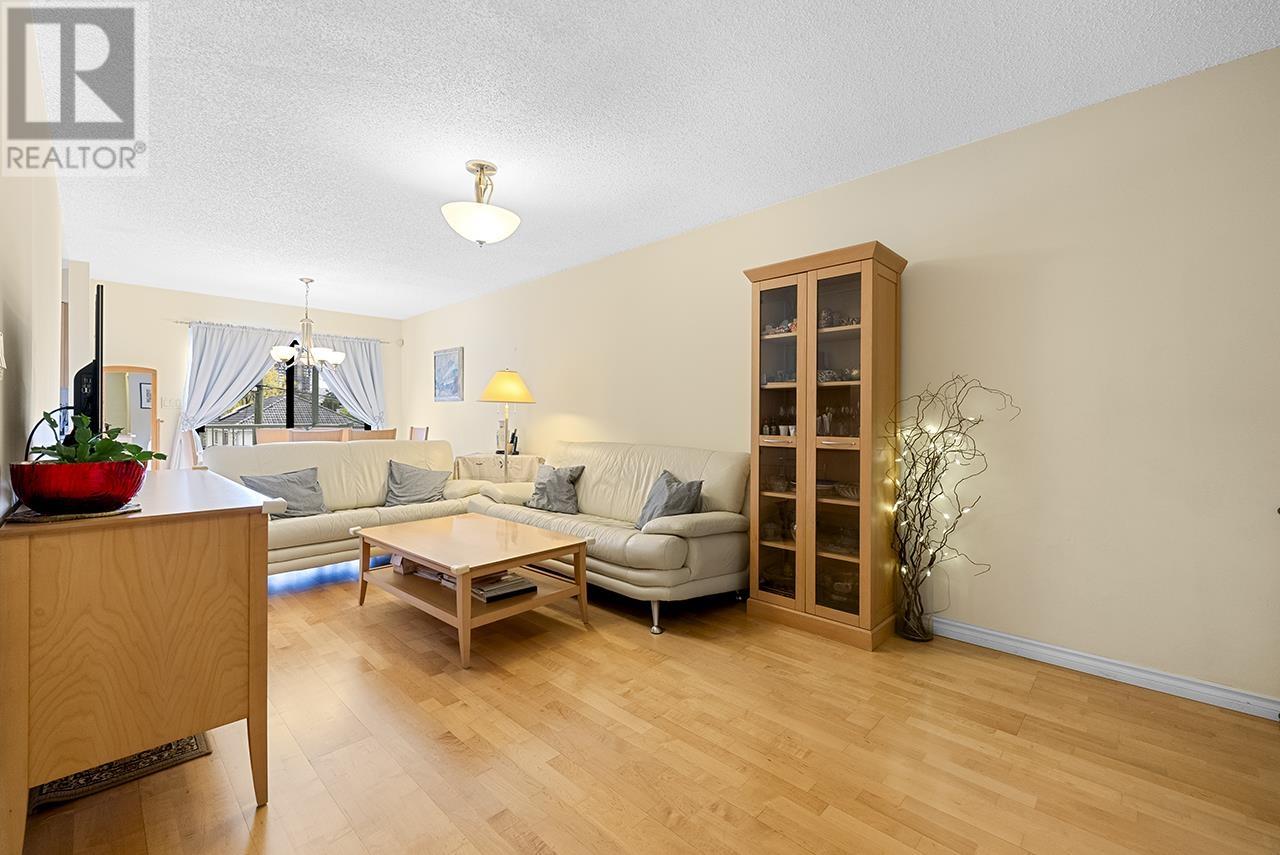 Property at 8416 8420 SHAUGHNESSY STREET image 4