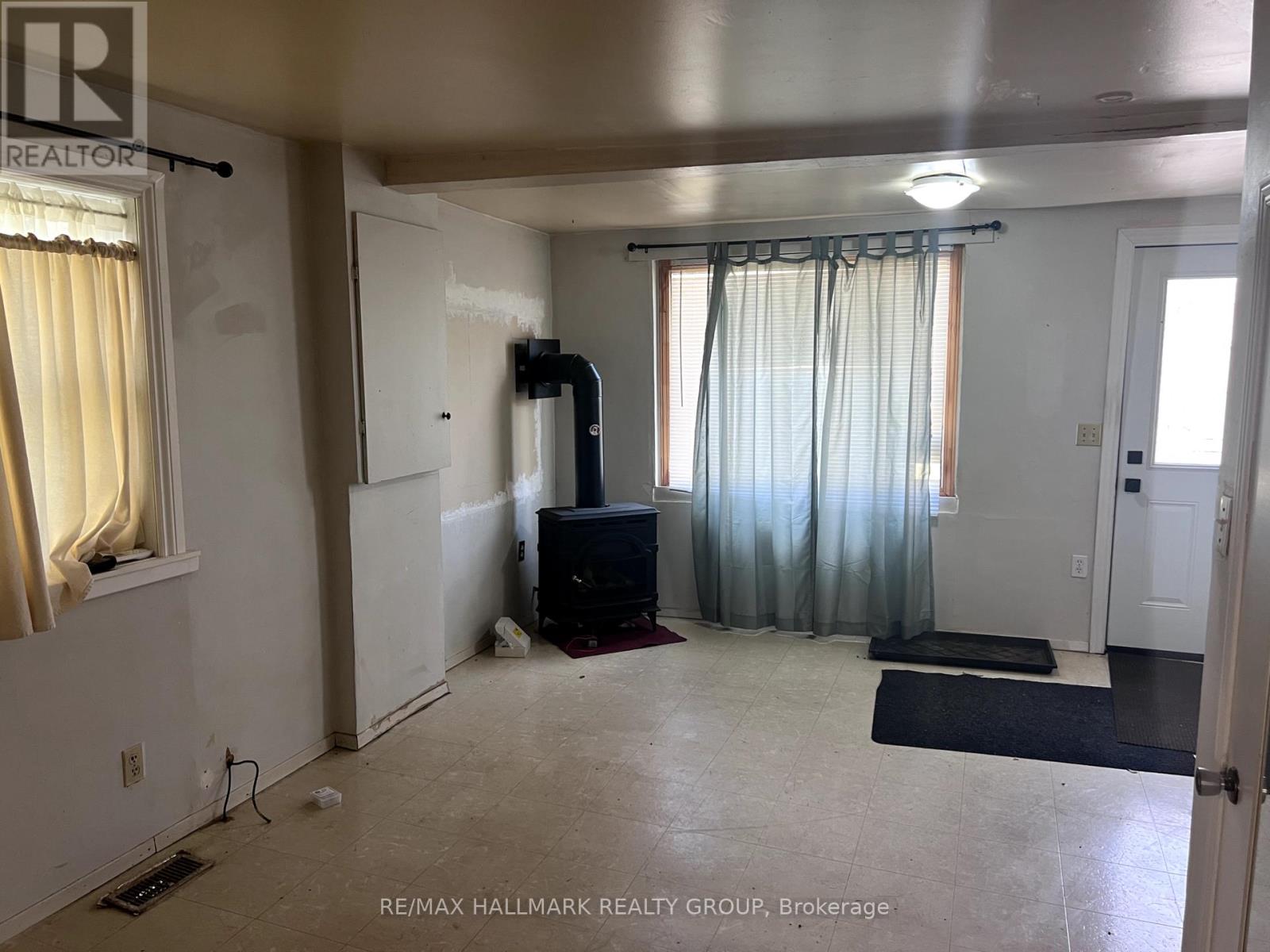 75 Louis Street, Brockville, Ontario  K6V 4H6 - Photo 10 - X12120628