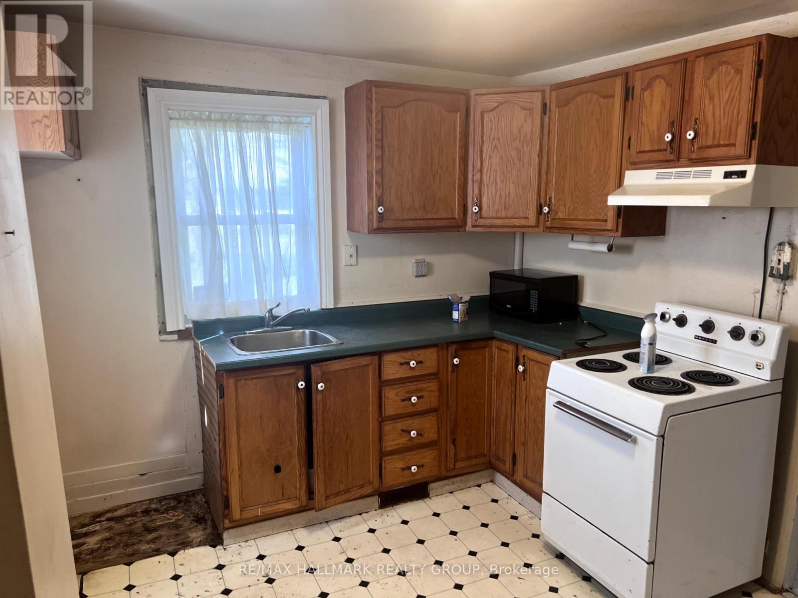 75 Louis Street, Brockville, Ontario  K6V 4H6 - Photo 12 - X12120628