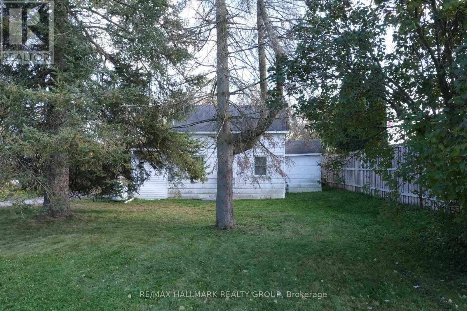 75 Louis Street, Brockville, Ontario  K6V 4H6 - Photo 8 - X12120628