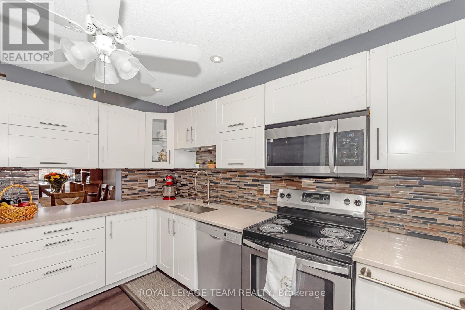 B - 909 Elmsmere Road, Ottawa, Ontario  K1J 8G4 - Photo 5 - X12120631