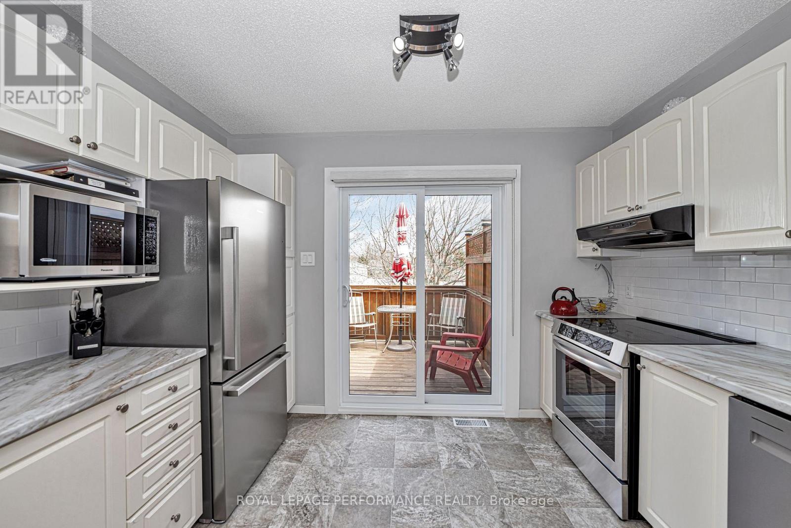 2833 Valerie Place, Clarence-Rockland, Ontario  K4K 1R3 - Photo 13 - X12120690