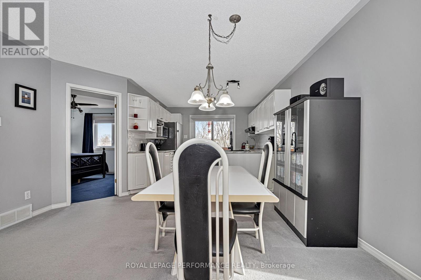 2833 Valerie Place, Clarence-Rockland, Ontario  K4K 1R3 - Photo 8 - X12120690