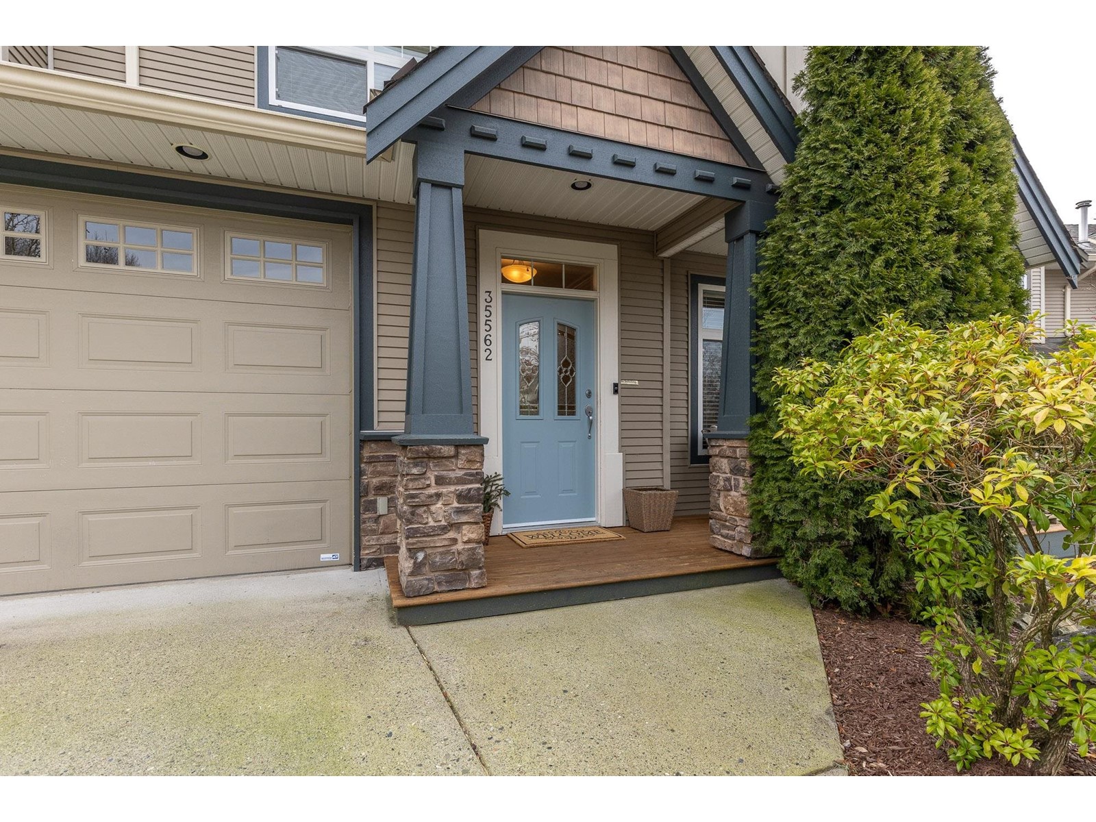 35562 Allison Court, Abbotsford, British Columbia  V3G 3B7 - Photo 2 - R2997493