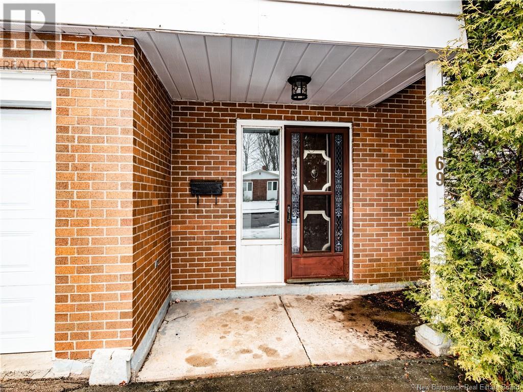 Property at 69 Chandler Crescent image 4