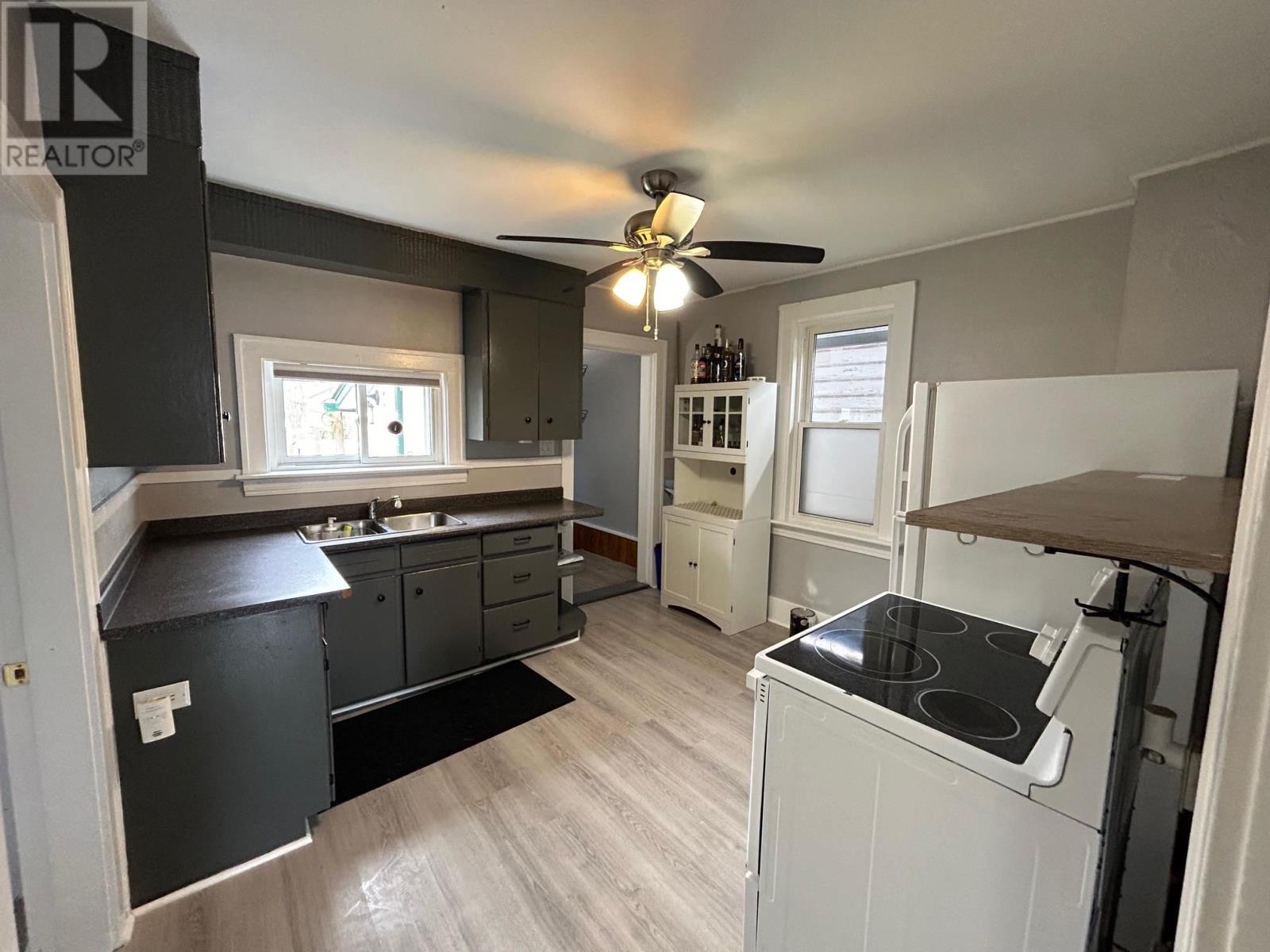 1722 Donald St E, Thunder Bay, Ontario  P7E 5W5 - Photo 3 - TB250975