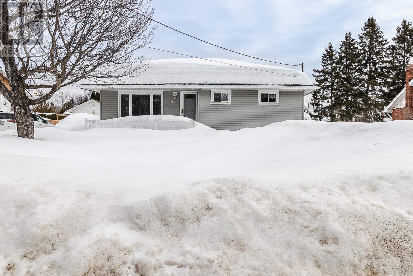 1296 Peoples Rd, Sault Ste. Marie, Ontario  P6C 3W8 - Photo 3 - SM250466