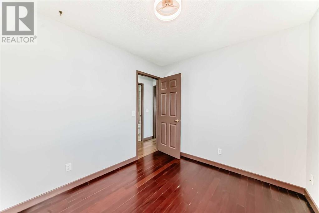 229 Sandarac Drive Nw, Calgary, Alberta  T3K 3W8 - Photo 22 - A2212633