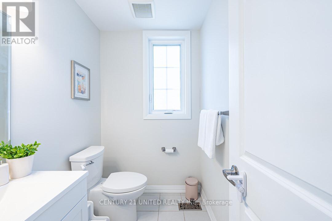 275 Noftall Gardens, Peterborough North, Ontario  K9H 0H9 - Photo 6 - X12120627