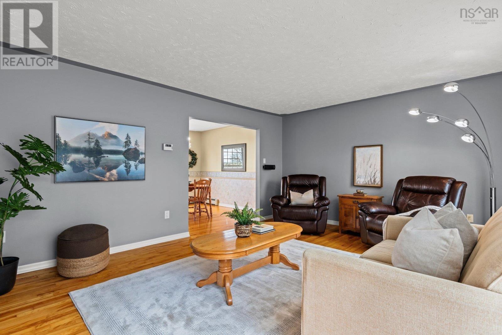 Property at 79 Dempster Crescent image 4