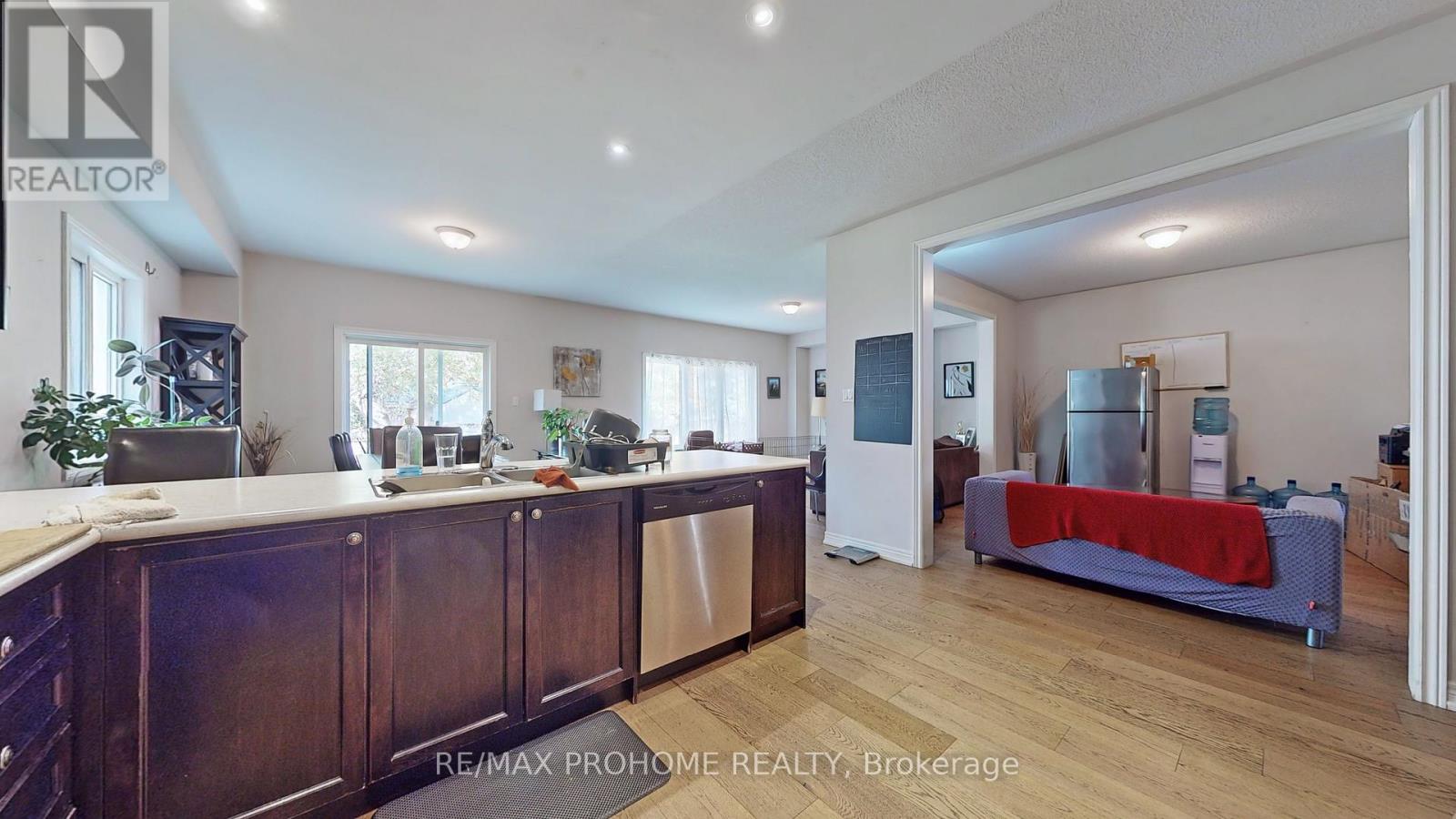 102 Riveredge Drive, Georgina, Ontario  L4P 2P1 - Photo 15 - N12120603