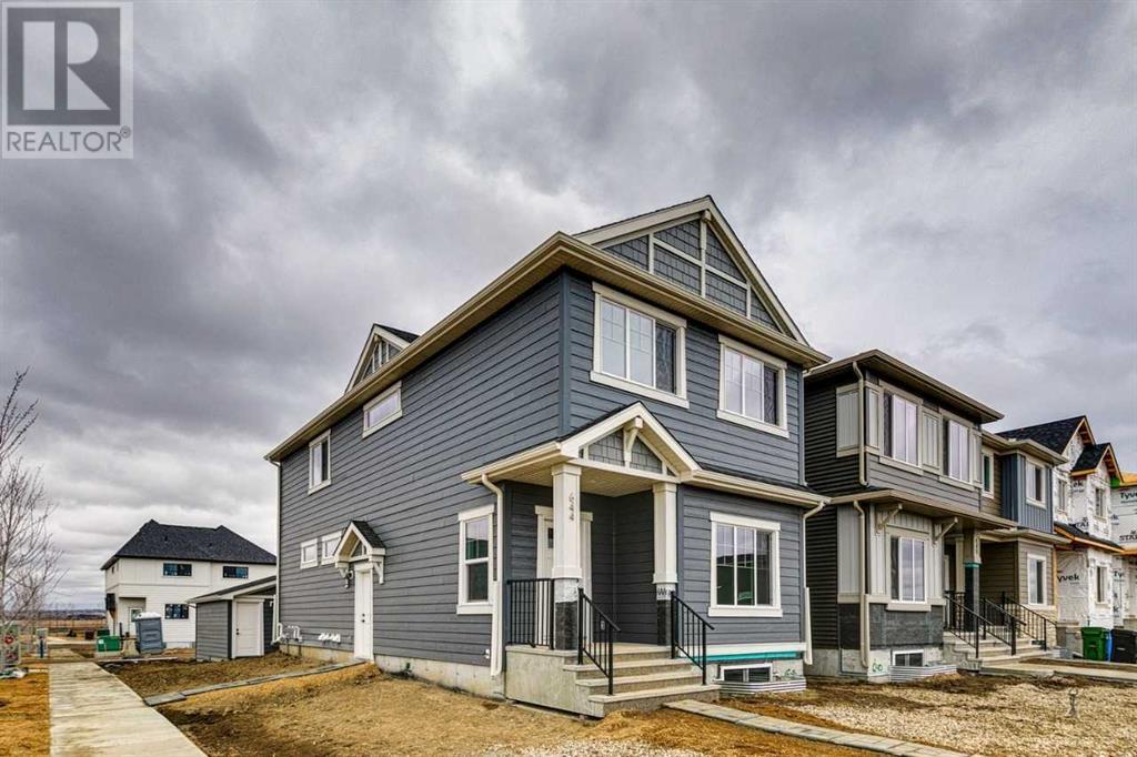 Property at 644 Buffaloberry Manor SE image 2