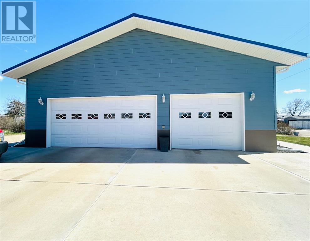 402 5 Avenue E, Oyen, Alberta  T0J 2J0 - Photo 2 - A2217252