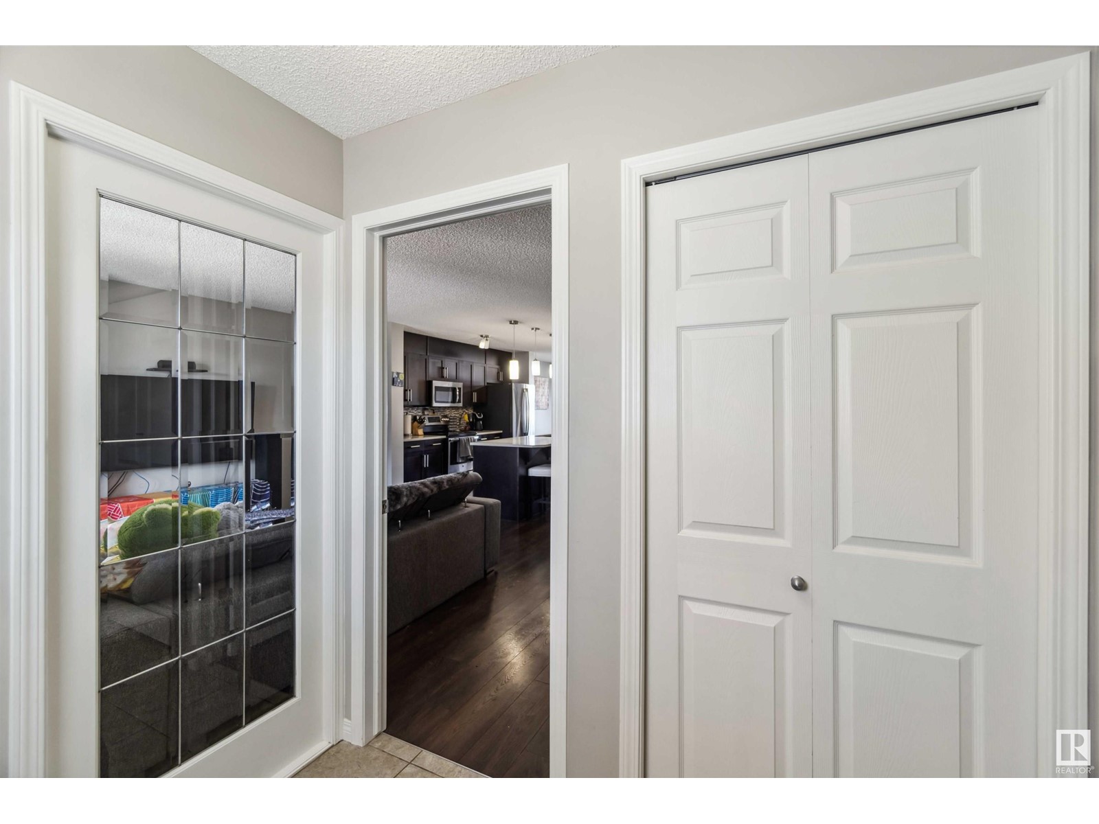 3439 Cherry Wy Sw, Edmonton, Alberta  T6X 2B6 - Photo 3 - E4433633