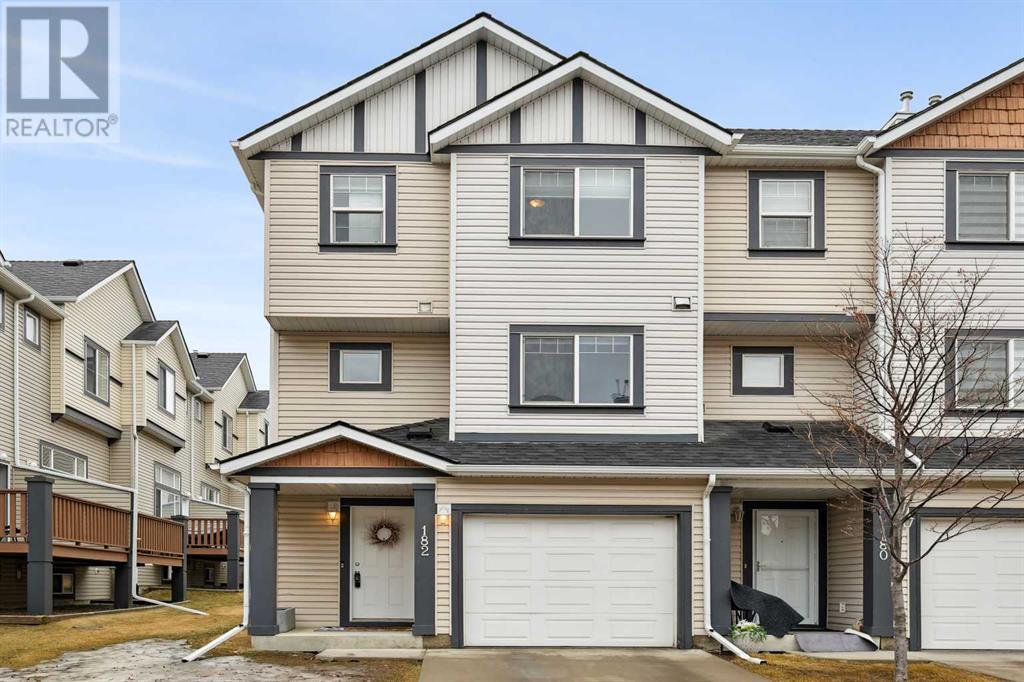 182 Everhollow Heights Sw, Calgary, Alberta  T2Y 5B3 - Photo 1 - A2207089
