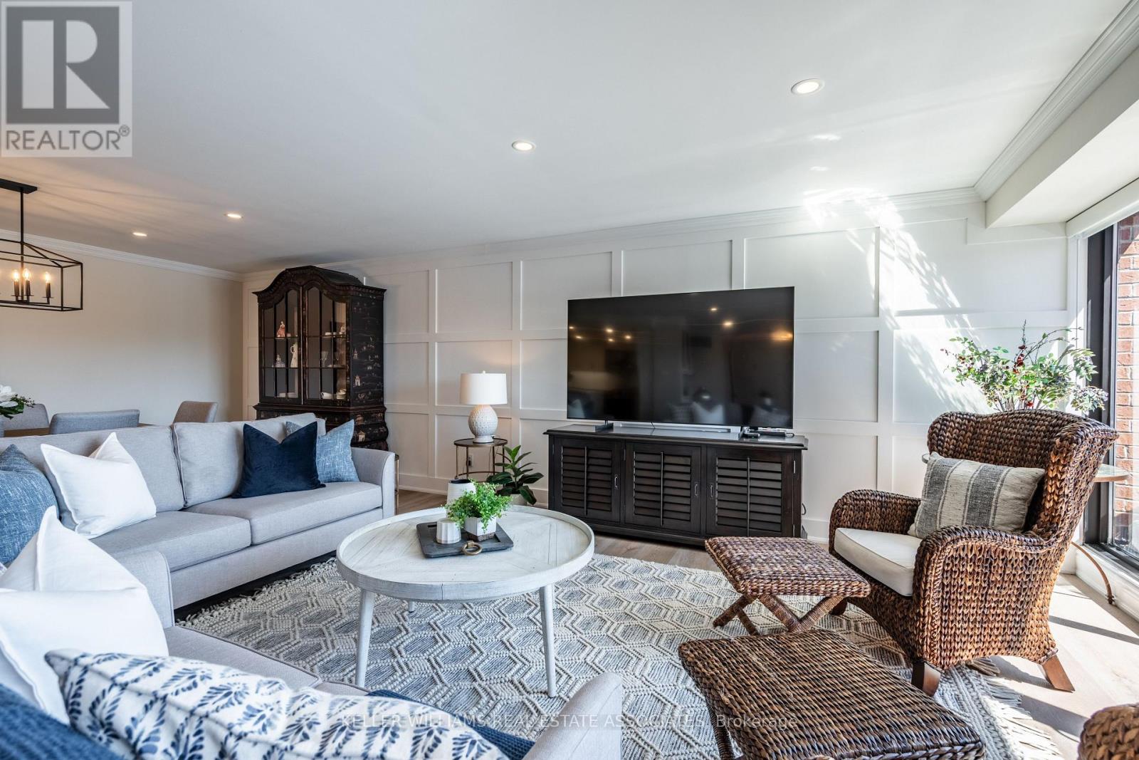 222 - 100 Bronte Road, Oakville, Ontario  L6L 6L5 - Photo 8 - W12120592