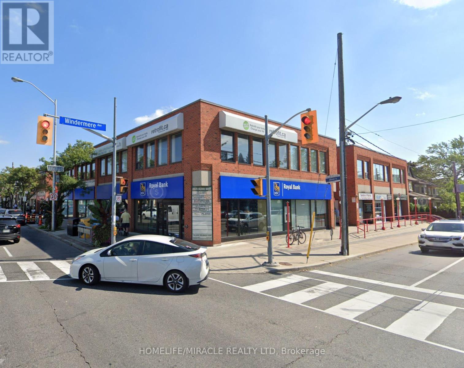 Property at 8 - 2323 BLOOR STREET W image 5
