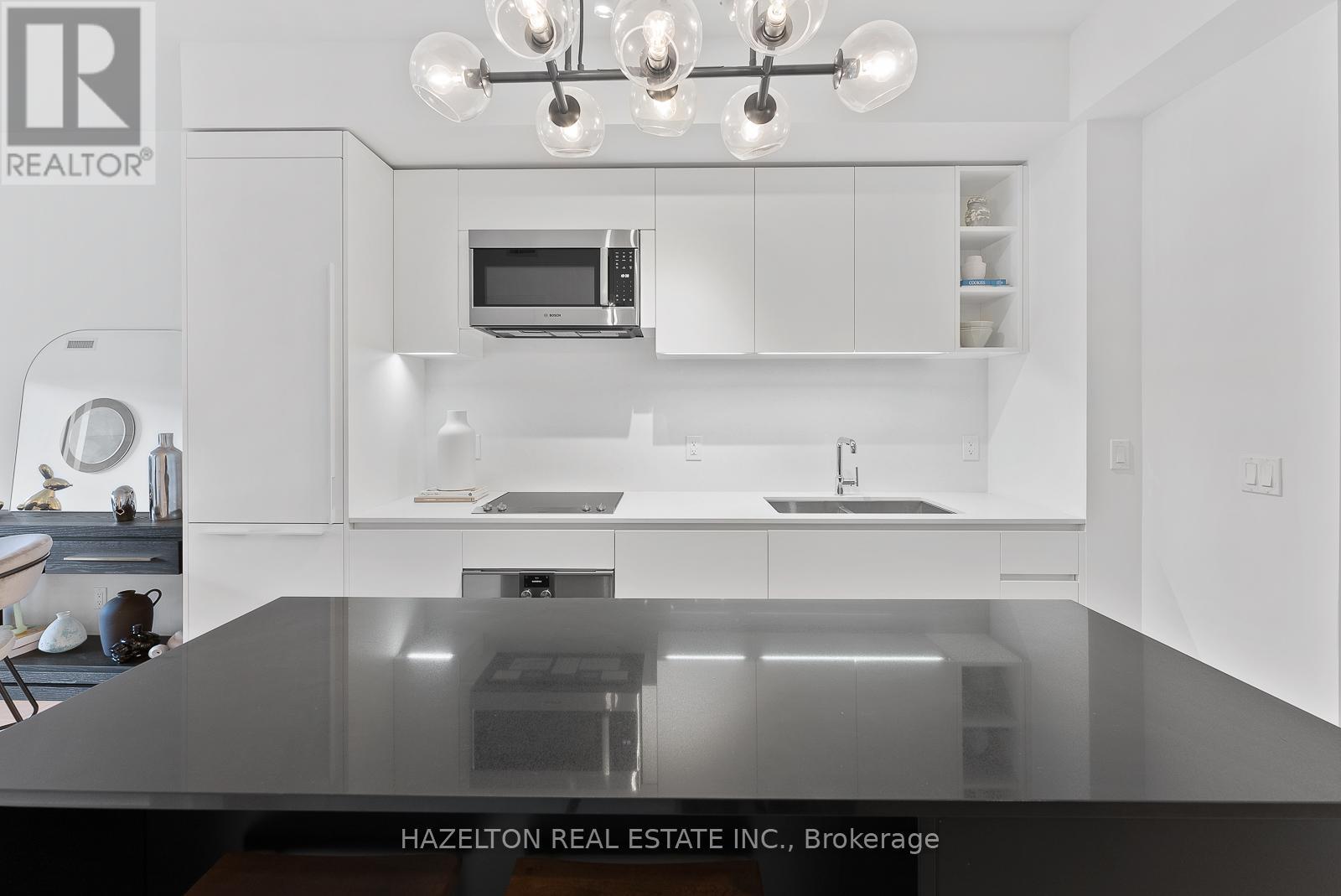 302 - 128 Pears Avenue, Toronto, Ontario  M5R 0A9 - Photo 10 - C12120732