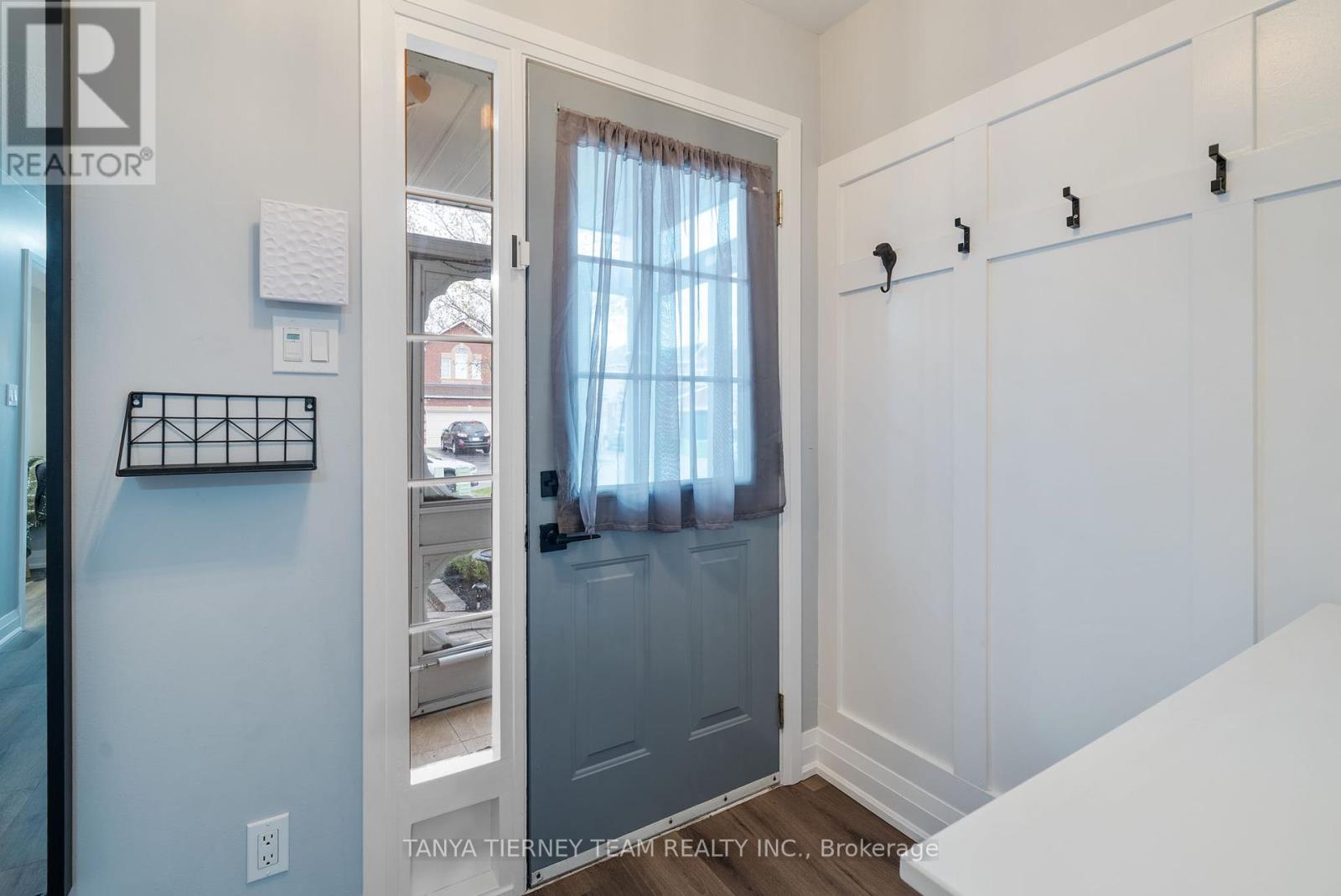 Property at 28 STEELE VALLEY COURT image 5