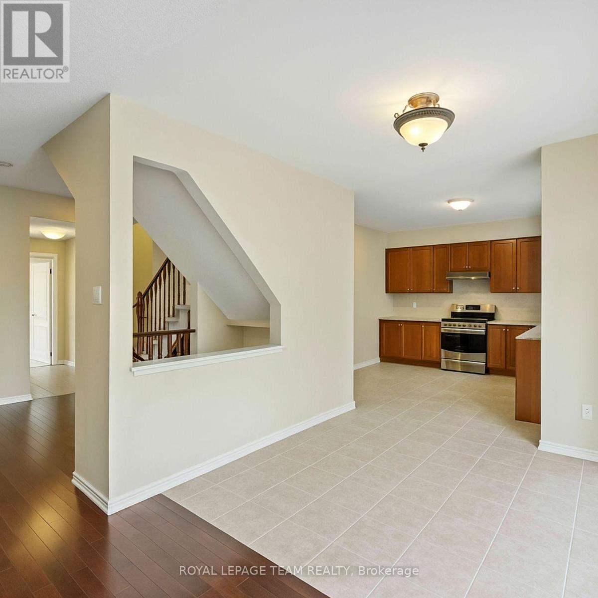 705 Clearbrook Drive, Ottawa, Ontario  K2J 5P1 - Photo 8 - X12097468