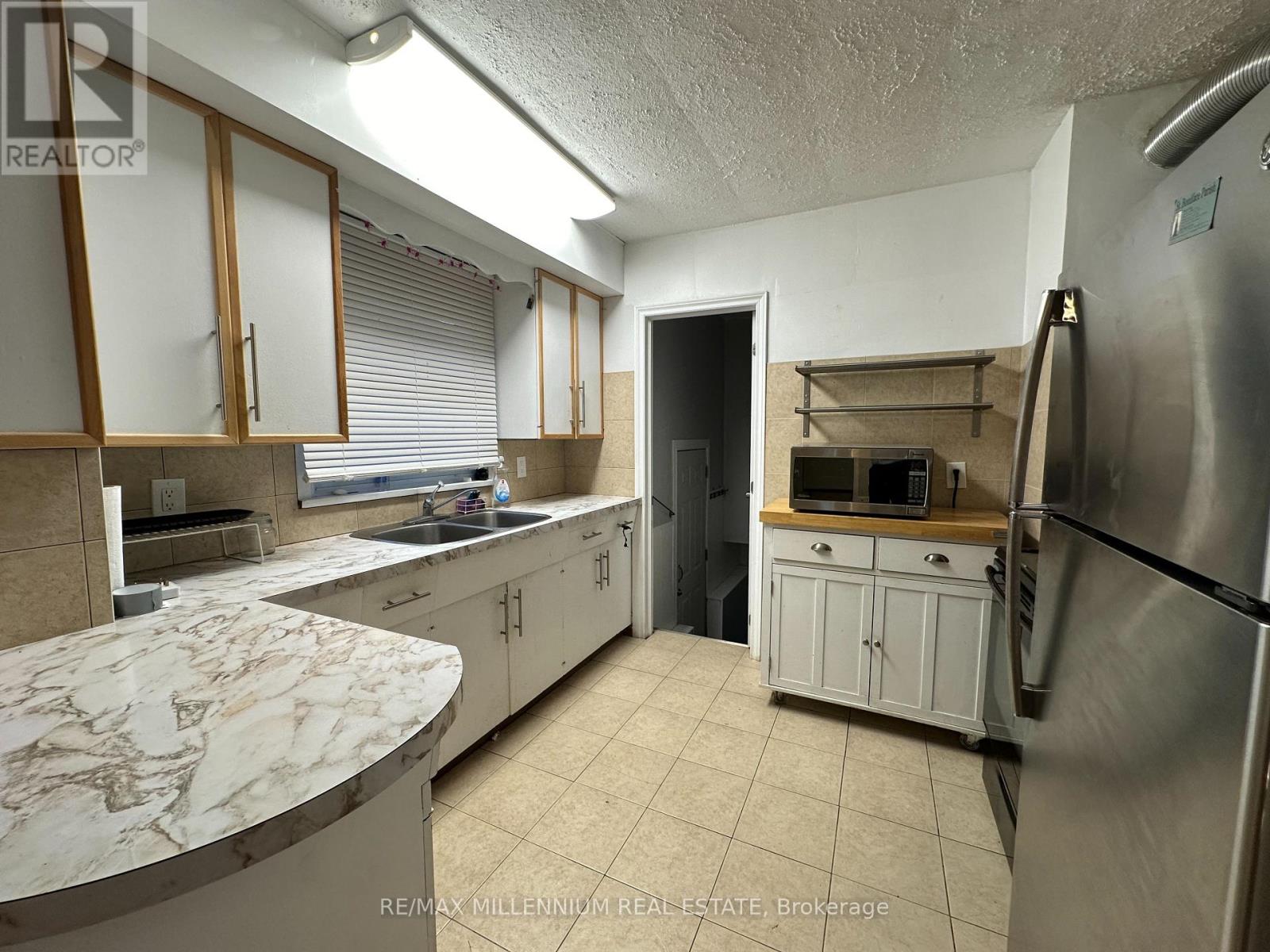 4680 Sixth Avenue, Niagara Falls, Ontario  L2E 4T5 - Photo 9 - X12120575