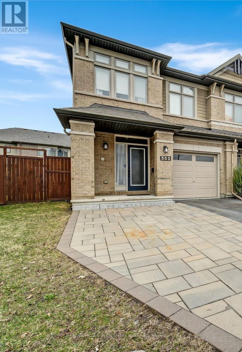 Property at 552 STARGAZER CRESCENT image 3