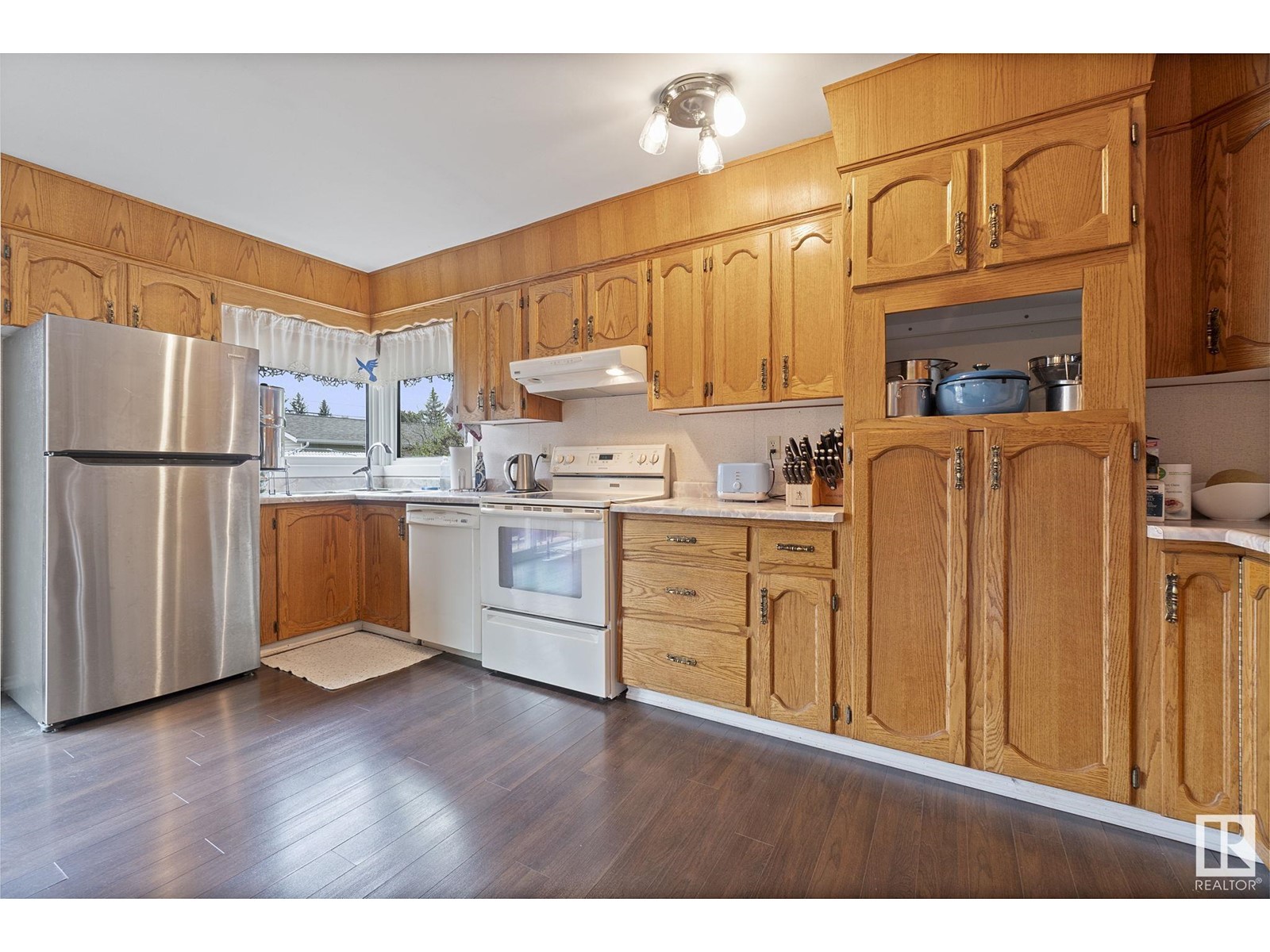 Property at 10507 56 AV NW image 1