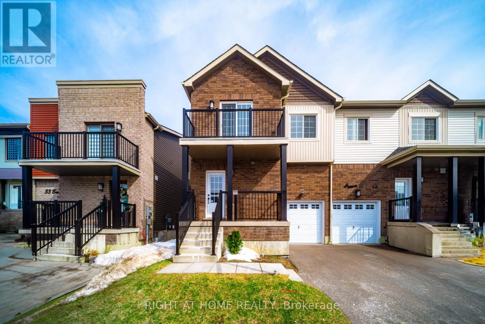31 Brown Bear Street, Barrie, Ontario  L9J 0H7 - Photo 1 - S12120680