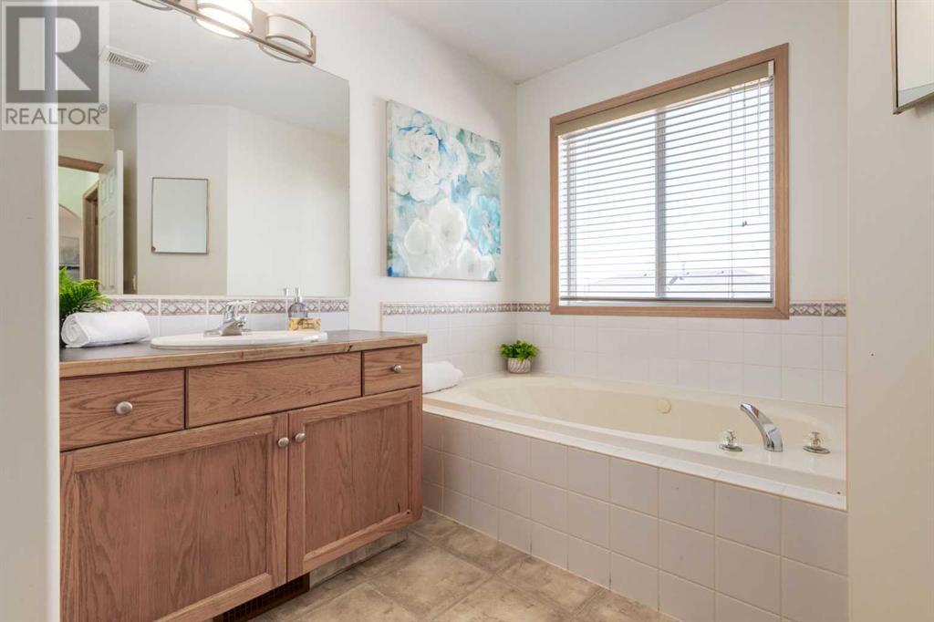 185 Stonegate Close Nw, Airdrie, Alberta  T4B 2V3 - Photo 23 - A2209479