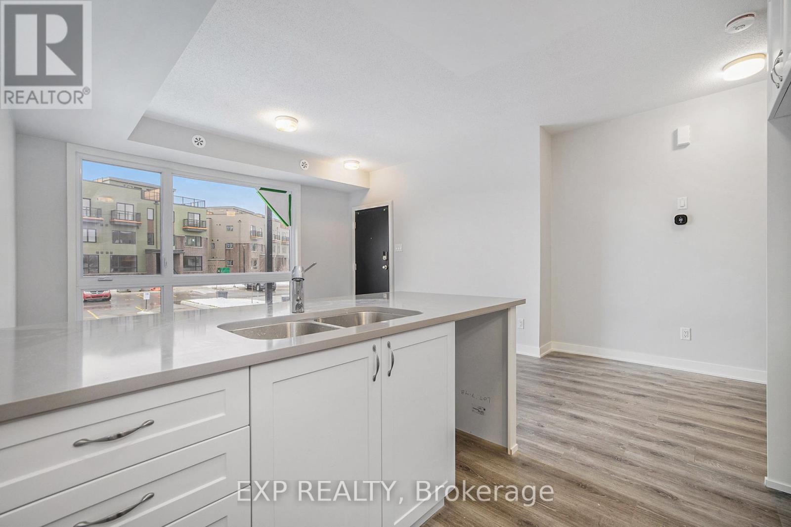 530 Mishi Private, Ottawa, Ontario  K1K 0P2 - Photo 9 - X12120772