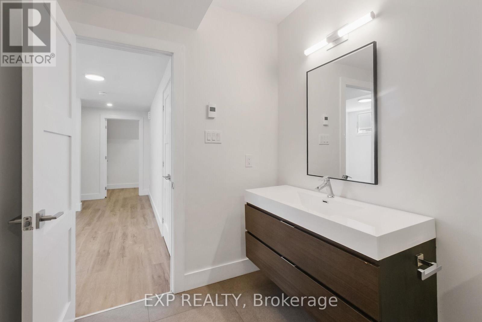 86 Queen Mary Street, Ottawa, Ontario  K1K 1X7 - Photo 42 - X12120839