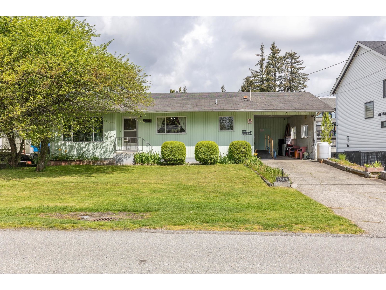 33513 Westbury Avenue, Abbotsford, British Columbia  V2S 1C6 - Photo 2 - R2996146