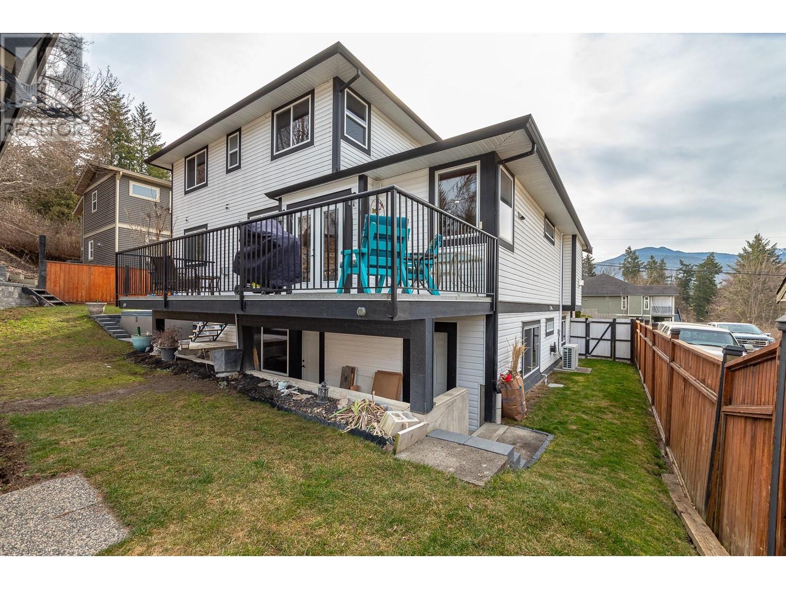 1571 20 Avenue Ne, Salmon Arm, British Columbia  V1E 3X8 - Photo 58 - 10345964