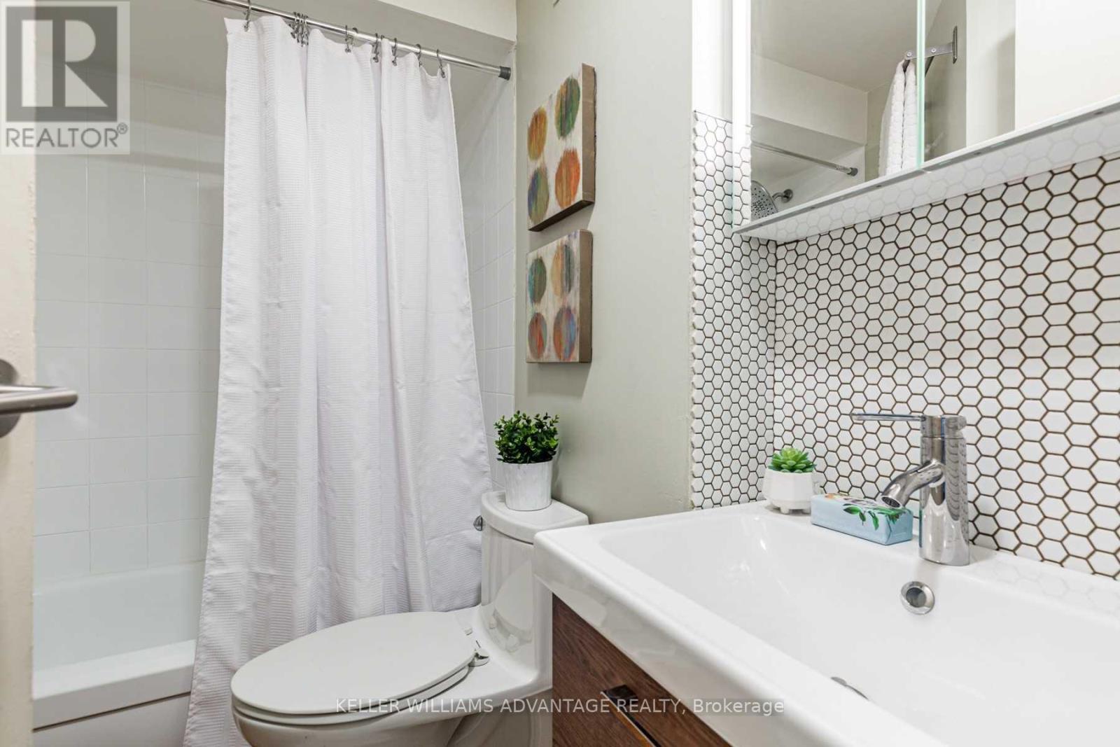 Main - 393 Westmoreland Avenue N, Toronto, Ontario  M6H 3A6 - Photo 10 - W12120678
