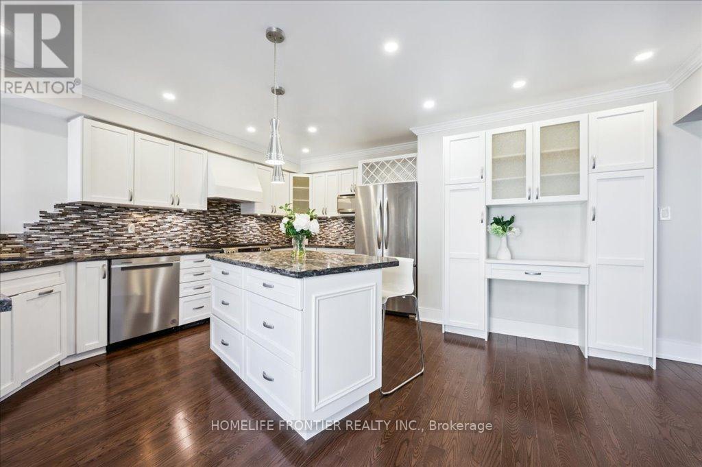 7142 Branigan Gate, Mississauga, Ontario  L5N 7L5 - Photo 20 - W12120683