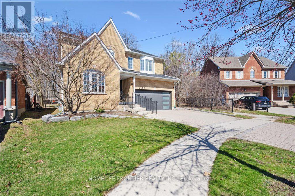 7142 Branigan Gate, Mississauga, Ontario  L5N 7L5 - Photo 3 - W12120683