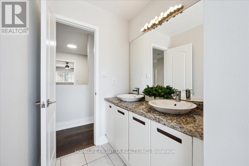 7142 Branigan Gate, Mississauga, Ontario  L5N 7L5 - Photo 33 - W12120683
