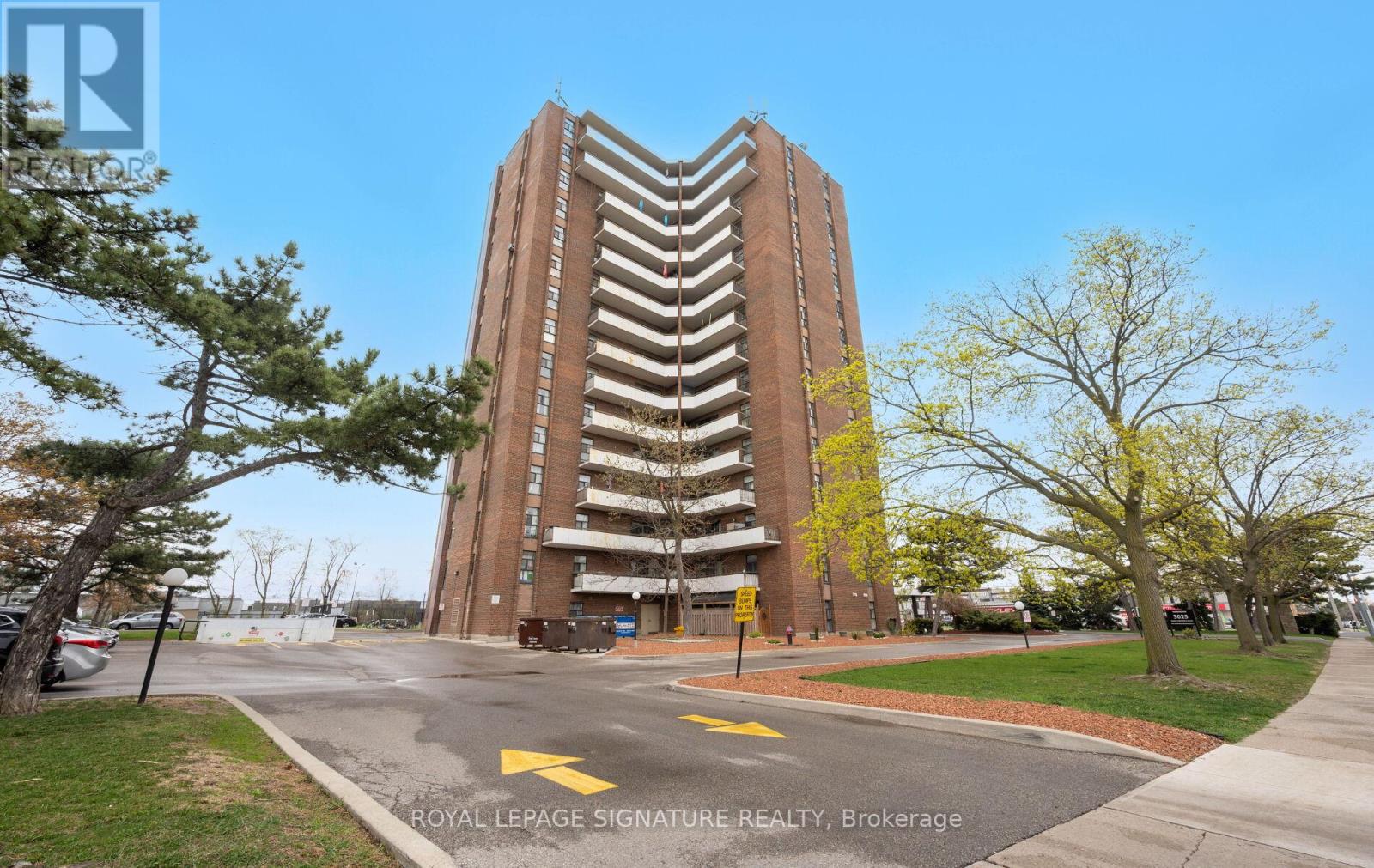 201 - 3025 QUEEN FREDERICA DRIVE, Mississauga, Ontario