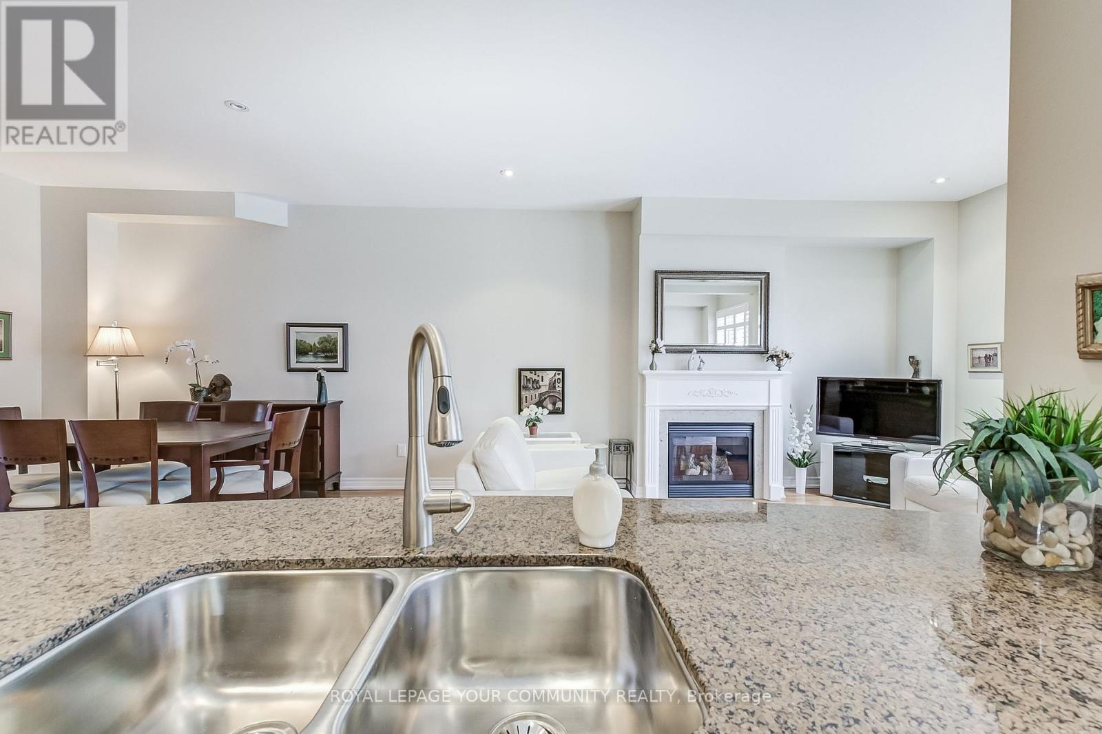 41 - 1633 Northmount Avenue, Mississauga, Ontario  L5E 1Y9 - Photo 15 - W12120744