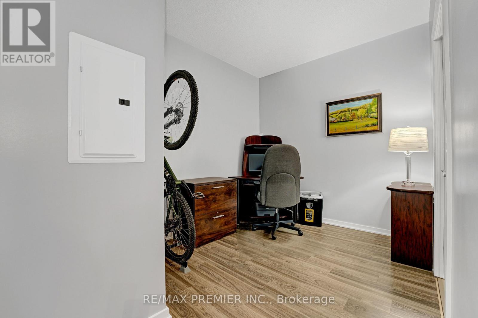 714 - 105 The Queensway, Toronto, Ontario  M6S 5B5 - Photo 5 - W12120746