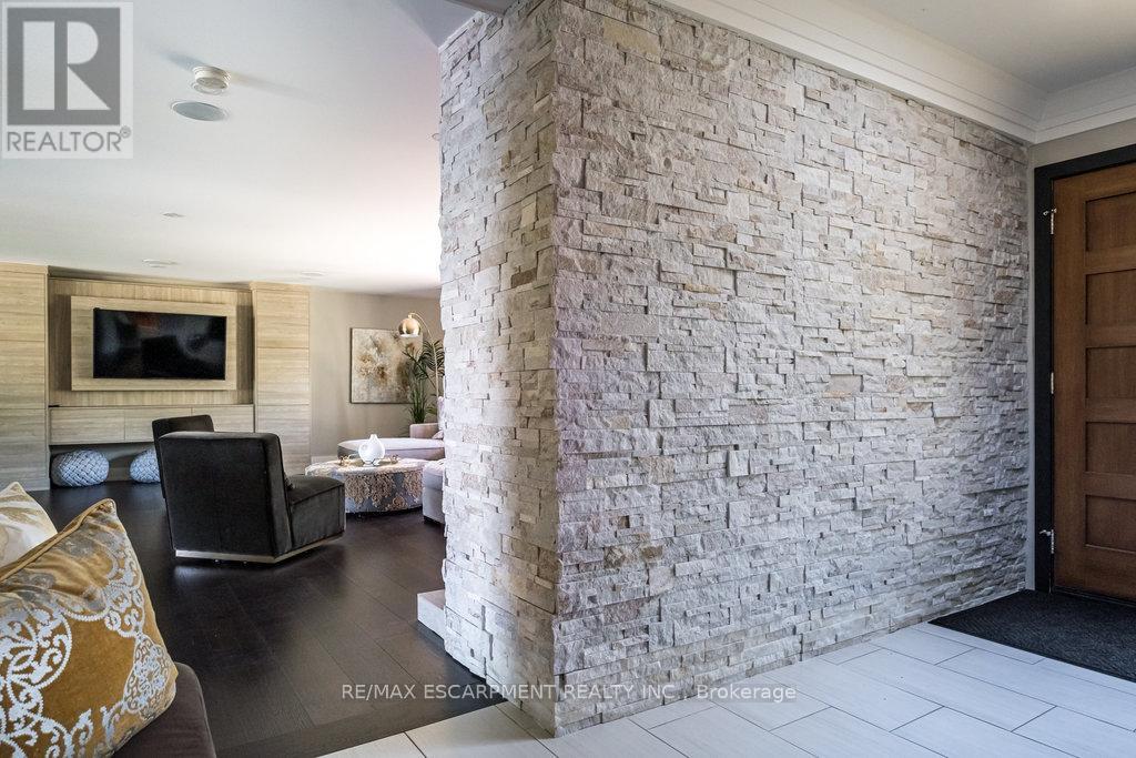 Property at 822 DANFORTH PLACE image 3
