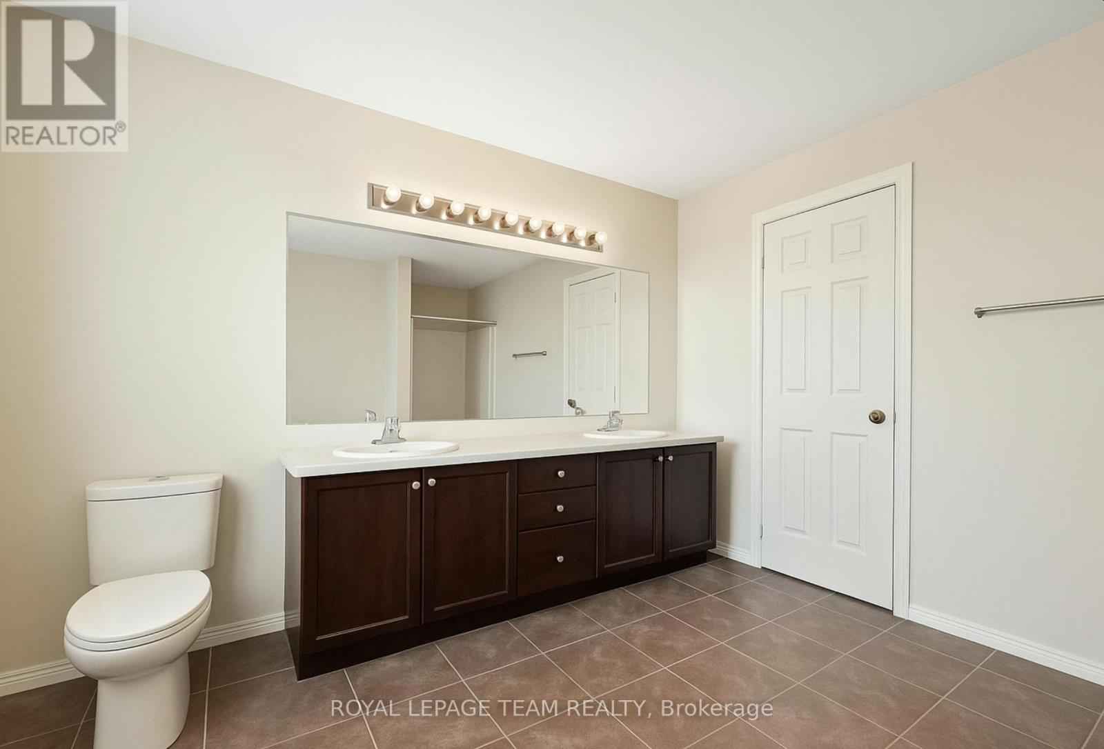 705 Clearbrook Drive, Ottawa, Ontario  K2J 5P1 - Photo 13 - X12097468