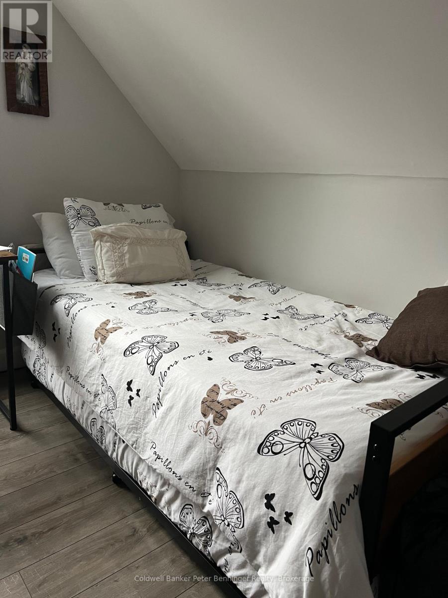 113 William Street, Brockton, Ontario  N0G 2V0 - Photo 12 - X12120793
